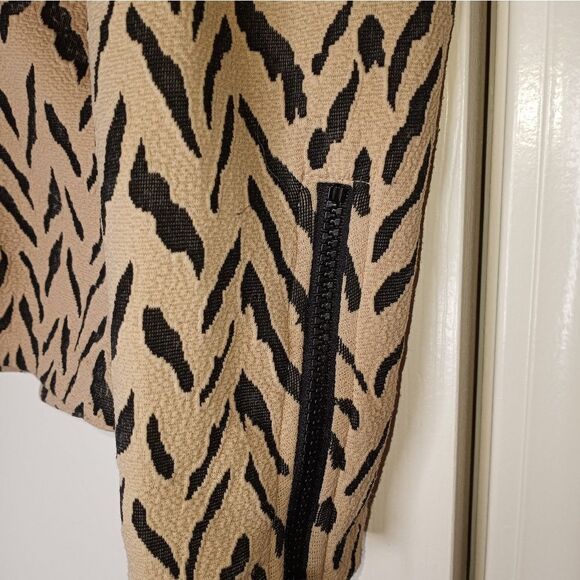 Nabi L Full Zipper Tan Black Longsleeves Zipper on Sleeve Women's Top Sweater - Picture 3 of 11